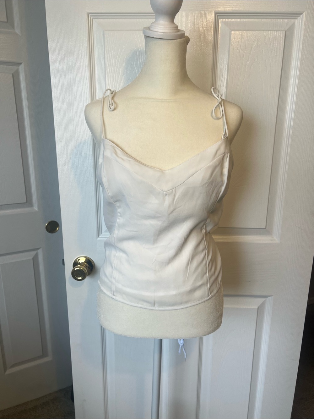 Abercrombie & Fitch White Tie-Shoulder V-Neck Cami